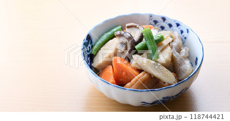 家庭料理の定番 野菜の煮物 118744421