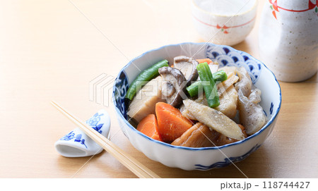 家庭料理の定番 野菜の煮物 118744427