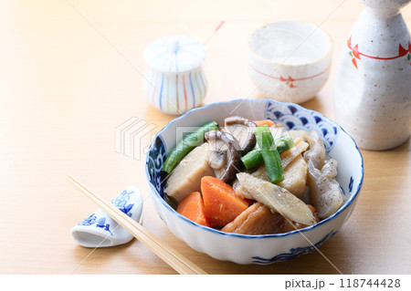 家庭料理の定番 野菜の煮物 118744428