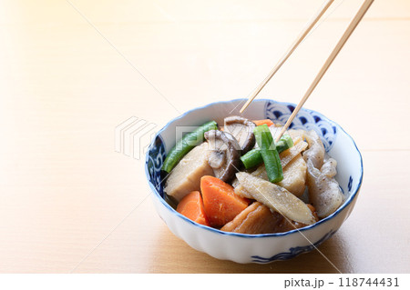 家庭料理の定番 野菜の煮物 家庭料理の定番 野菜の煮物 118744431