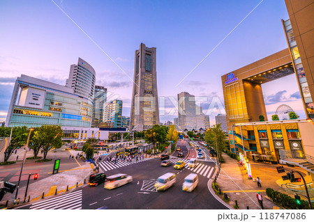 日本の横浜都市景観 9月。桜木町駅前から横浜ランドマークタワーやみなとみらいの街を望む=26日 日本の横浜都市景観 9月。桜木町駅前から横浜ランドマークタワーやみなとみらいの街を望む=26日 118747086