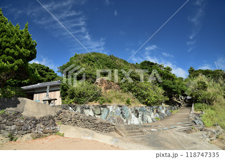 千里王子跡(左,千里王子跡　右,千里観音への参道)　【和歌山県みなべ町】 118747335