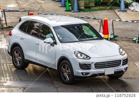 ポルシェ　カイエン 118752828