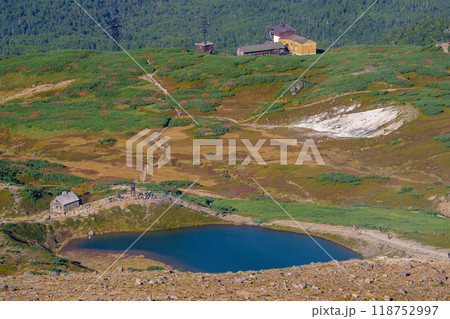 大雪山旭岳登山登山道からの姿見の池 日本百名山 大雪山旭岳登山登山道からの姿見の池 日本百名山 118752997