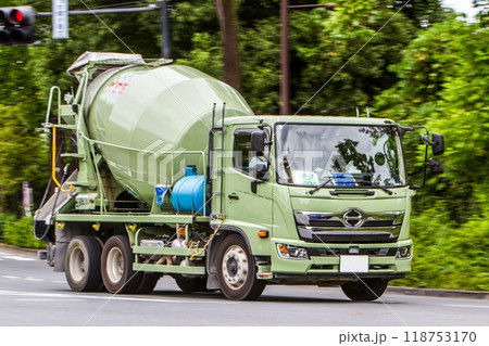 ミキサー車 118753170