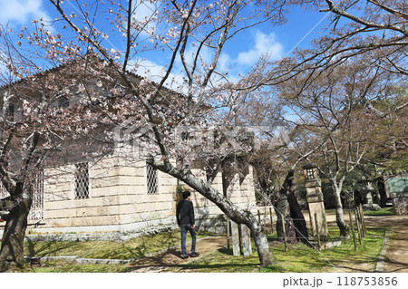 下関市の功山寺境内にある国の有形登録文化財旧博物館建屋 下関市の功山寺境内にある国の有形登録文化財旧博物館建屋 118753856
