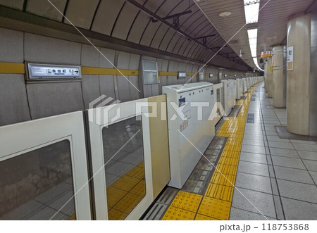 永田町駅　ながたちょうえき　東京都千代田区永田町　東京地下鉄（東京メトロ）有楽町線  半蔵門線 南北 118753868