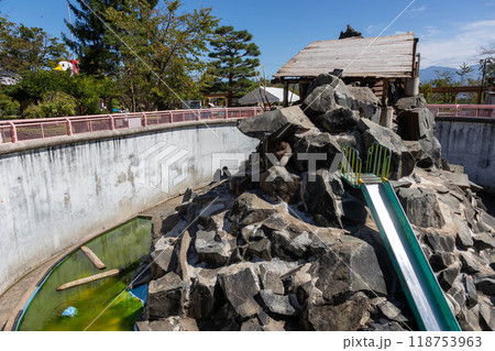 長野市城山動物園　サル山　長野市城山公園 118753963