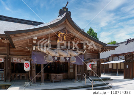 〈島根県〉八重垣神社　御社殿（拝殿） 118754388