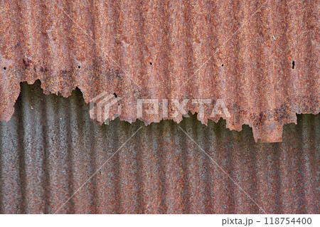 錆びた波トタン 118754400