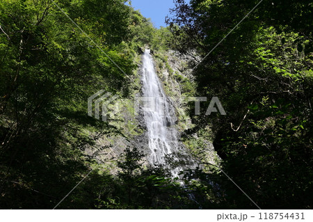 天滝（てんだき） 【日本の滝100選・国定公園】／ 兵庫県養父市大屋町筏  118754431
