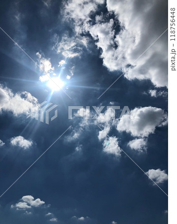 残暑の空 118756448