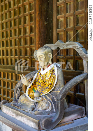 滋賀県犬上郡甲良町 西明寺(湖東三山) 本堂の賓頭盧(びんずる)さん(撫で仏) 滋賀県犬上郡甲良町 西明寺(湖東三山) 本堂の賓頭盧(びんずる)さん(撫で仏) 118756595