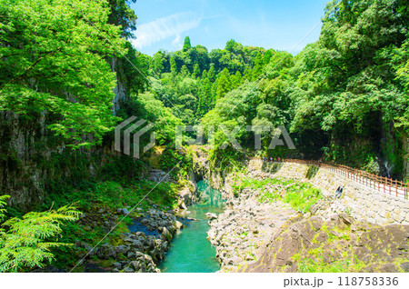 真夏の高千穂峡 118758336
