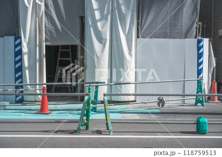 建設工事現場に設置したシートゲート　 118759513