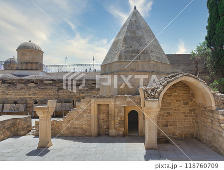 Mausoleum of Seyid Yahya Bakuvi in the Palace of the Shirvanshahs, Old City of Baku, Azerbaijan 118760709
