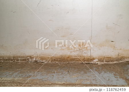 Flooding rainwater or floor heating systems, causing damage, peeling paint and mildew Flooding rainwater or floor heating systems, causing damage, peeling paint and mildew 118762459