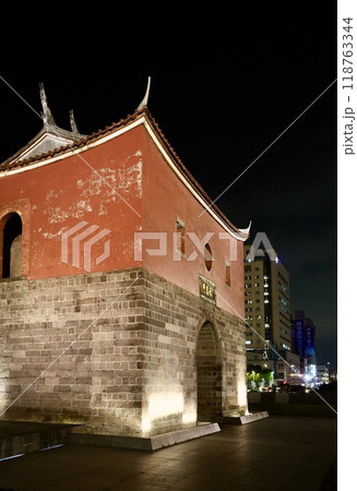 臺北府城北門「承恩門」・ライトアップ(台湾・台北市中正区) 臺北府城北門「承恩門」・ライトアップ(台湾・台北市中正区) 118763344