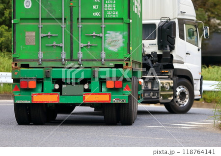 トレーラートラック　イメージ 118764141