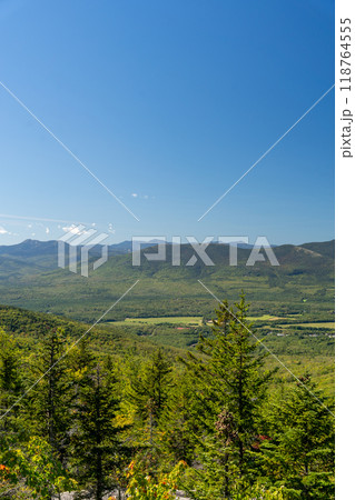 A beautiful view of mountains in White Mountain National Forest. 118764555