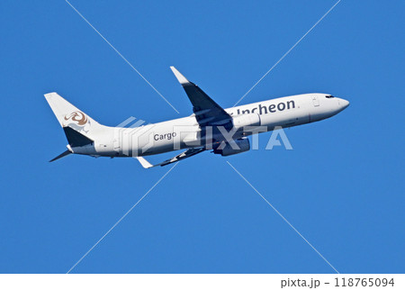 エアーインチョン737カーゴ離陸上昇 エアーインチョン737カーゴ離陸上昇 118765094