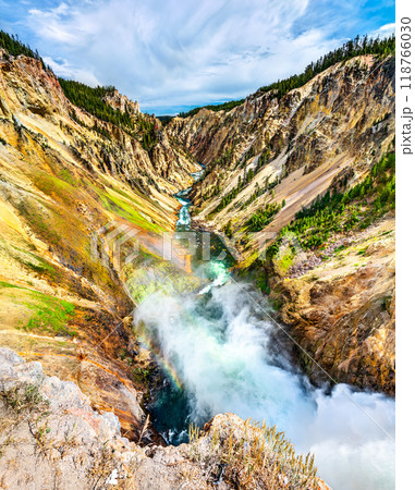 Brink of Upper Falls of the Yellowstone River at Yellowstone National Park. UNESCO world heritage in Wyoming, United States Brink of Upper Falls of the Yellowstone River at Yellowstone National Park. UNESCO world heritage in Wyoming, United States 118766030