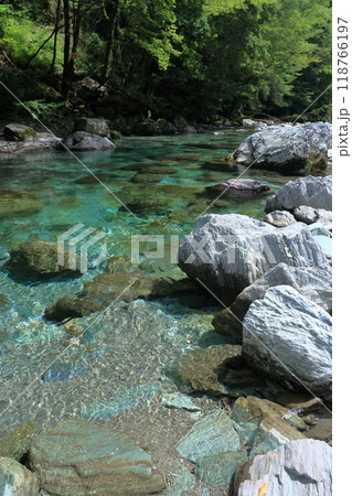 安居渓谷　乙女河原の景観　夏の終わり　（高知県　仁淀川町） 118766197