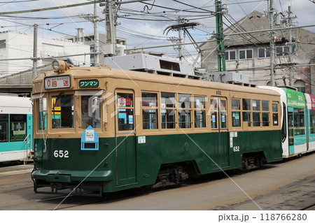 広島電鉄 路面電車 49  650形 652号　千田車庫 118766280