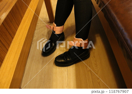 女子高校生の足 118767907