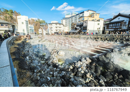 温泉街と湯畑 温泉街と湯畑 118767949