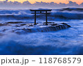 大洗の荒波と磯崎鳥居 118768579