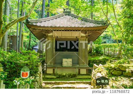 滋賀県愛知郡愛荘町　金剛輪寺（湖東三山）　西谷堂 118768872