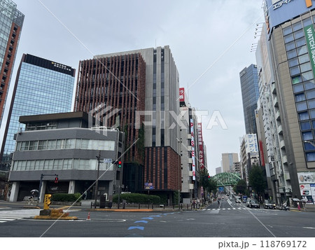 万世橋付近の街並み　万世橋出張所・区民館　JR神田万世橋ビル　マーチエキュート 118769172