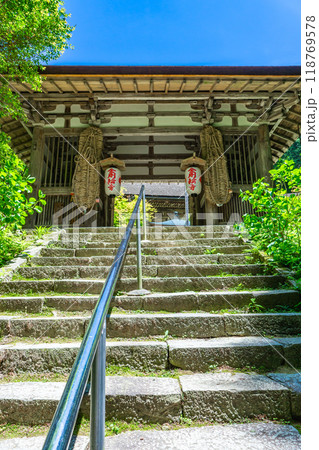 滋賀県愛知郡愛荘町　金剛輪寺（湖東三山）　二天門（重要文化財） 118769578
