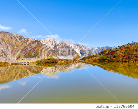 秋の唐松岳登山（八方池と白馬三山） 118769604