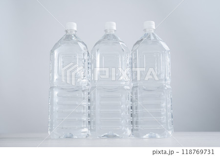長期保存水のペットボトル 長期保存水のペットボトル 118769731