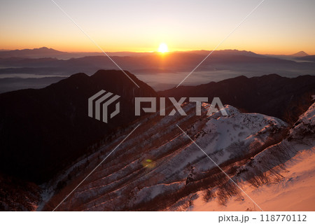 燕山荘で見るご来光 燕山荘で見るご来光 118770112