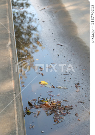 水溜り, 雨, 反射, 雨季, 水滴, 屋外, 道,雨水、水, 水面, 自然, 映り込み, 表面 水溜り, 雨, 反射, 雨季, 水滴, 屋外, 道,雨水、水, 水面, 自然, 映り込み, 表面 118770218