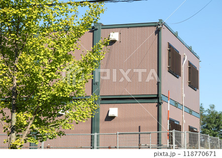 プレハブ、仮設、倉庫、事務所、建物、建築物、簡易、不動産、工事現場、仮設住宅、住宅 プレハブ、仮設、倉庫、事務所、建物、建築物、簡易、不動産、工事現場、仮設住宅、住宅 118770671