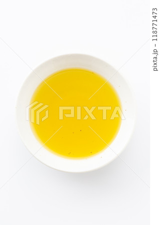 オリーブオイル 118771473