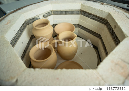 Ceramic dishes in a special kiln. School of Ceramics. Ceramic dishes in a special kiln. School of Ceramics. 118772512