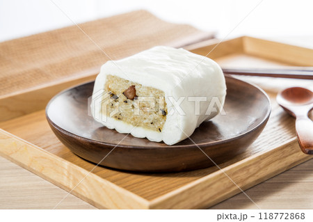 Exquisite Chinese dim sum glutinous rice buns 118772868
