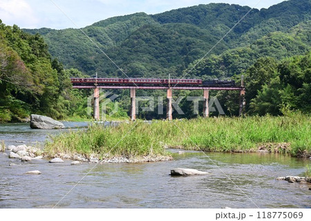 秩父鉄道 SLパレオエクスプレス 長瀞 荒川橋梁を渡る 秩父鉄道 SLパレオエクスプレス 長瀞 荒川橋梁を渡る 118775069