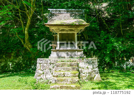 滋賀県東近江市百済寺町 百済寺(湖東三山) 三所権現社(有形文化財) 滋賀県東近江市百済寺町 百済寺(湖東三山) 三所権現社(有形文化財) 118775192