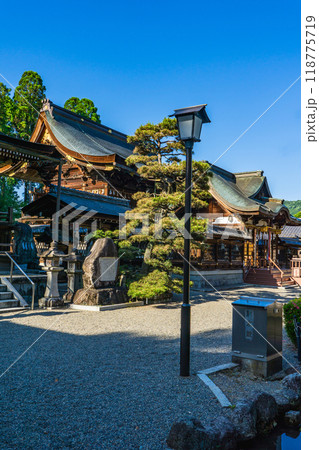 滋賀県近江八幡市安土町常楽寺　沙沙貴神社（近江源氏の氏神）　本殿　佐々木姓発祥地 118775719