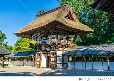 滋賀県近江八幡市安土町常楽寺　沙沙貴神社（近江源氏の氏神）　楼門　佐々木姓発祥地 118775722