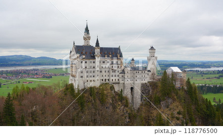 マリエン橋から望むノイシュバンシュタイン城【ドイツ】 118776500