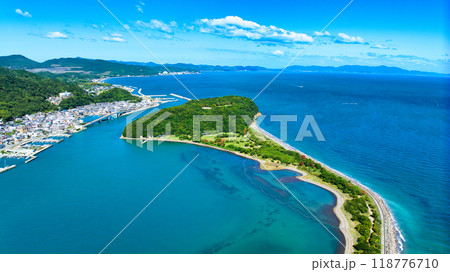 淡路島の成ヶ島にある紀淡海峡の防衛のための高崎台場の跡など青い海をドローンで上空から撮影 淡路島の成ヶ島にある紀淡海峡の防衛のための高崎台場の跡など青い海をドローンで上空から撮影 118776710