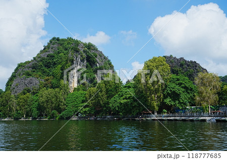 ベトナム ニンビン タムコック ボート 川下り	 118777685