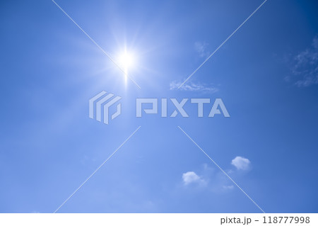 夏の空と太陽と雲　横浜 118777998